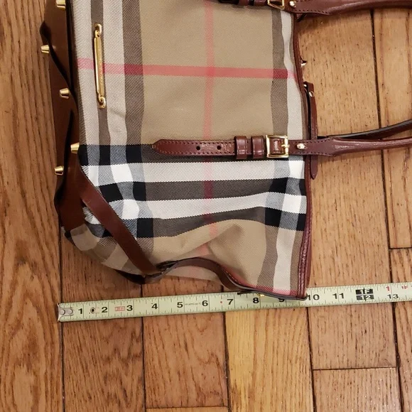 Burberry Bridle House Check Salisbury Tote - Picture 17 of 17